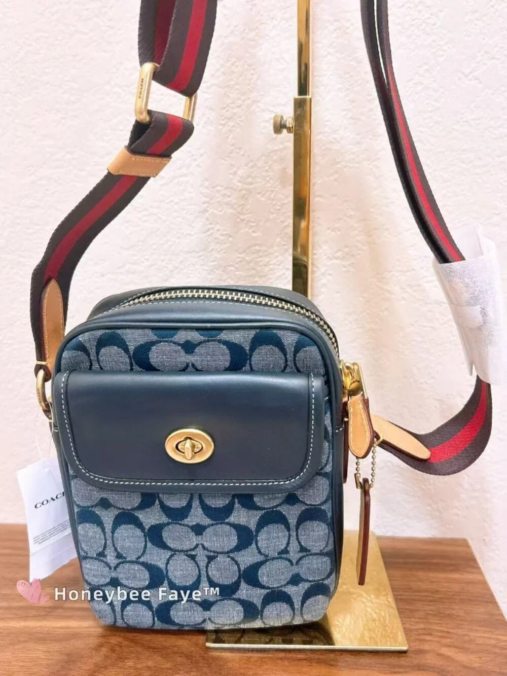 NWT Coach MEN'S HERITAGE CROSSBODY IN SIGNATURE CHAMBRAY C4034